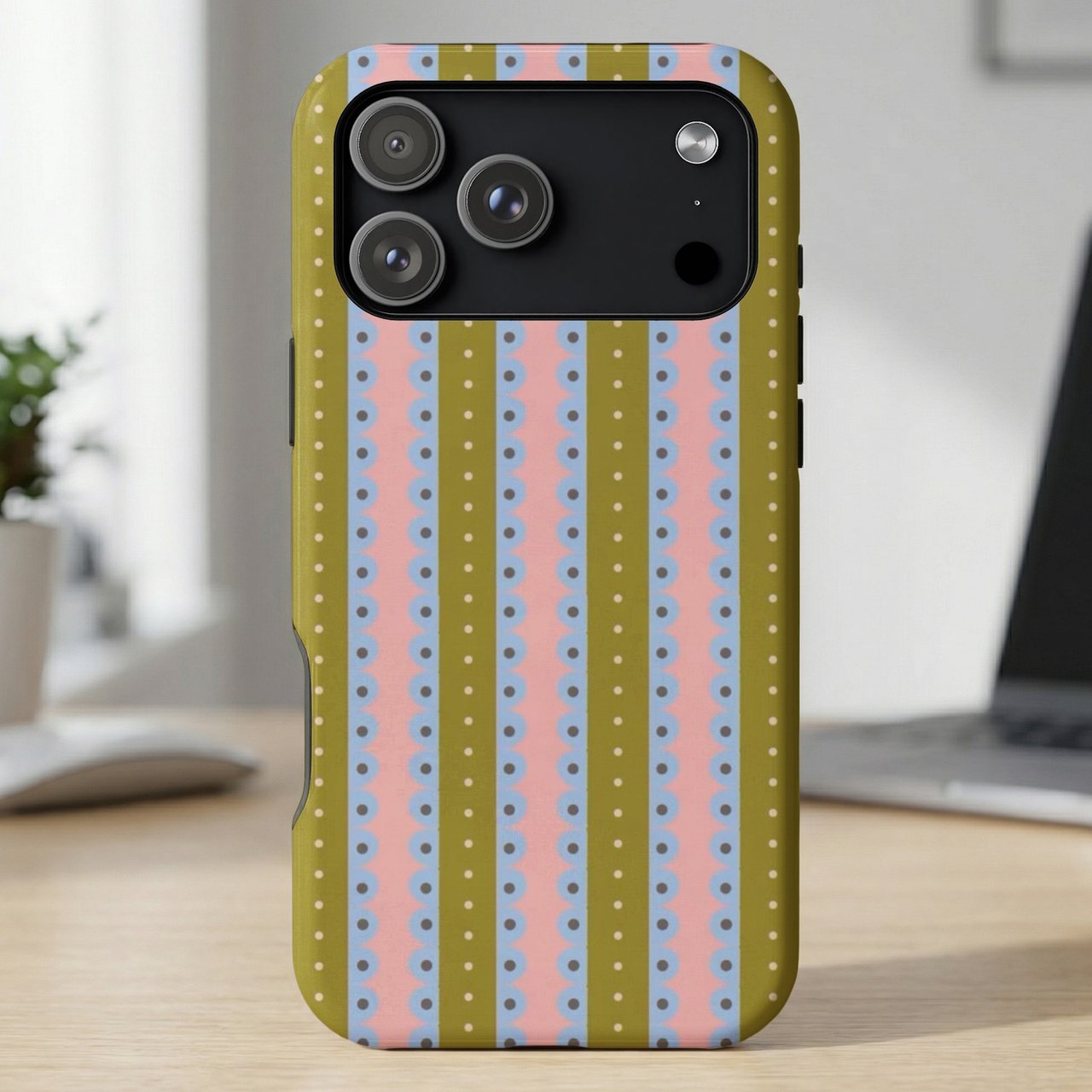 Retro Scallop Stripe MagSafe® Phone Case