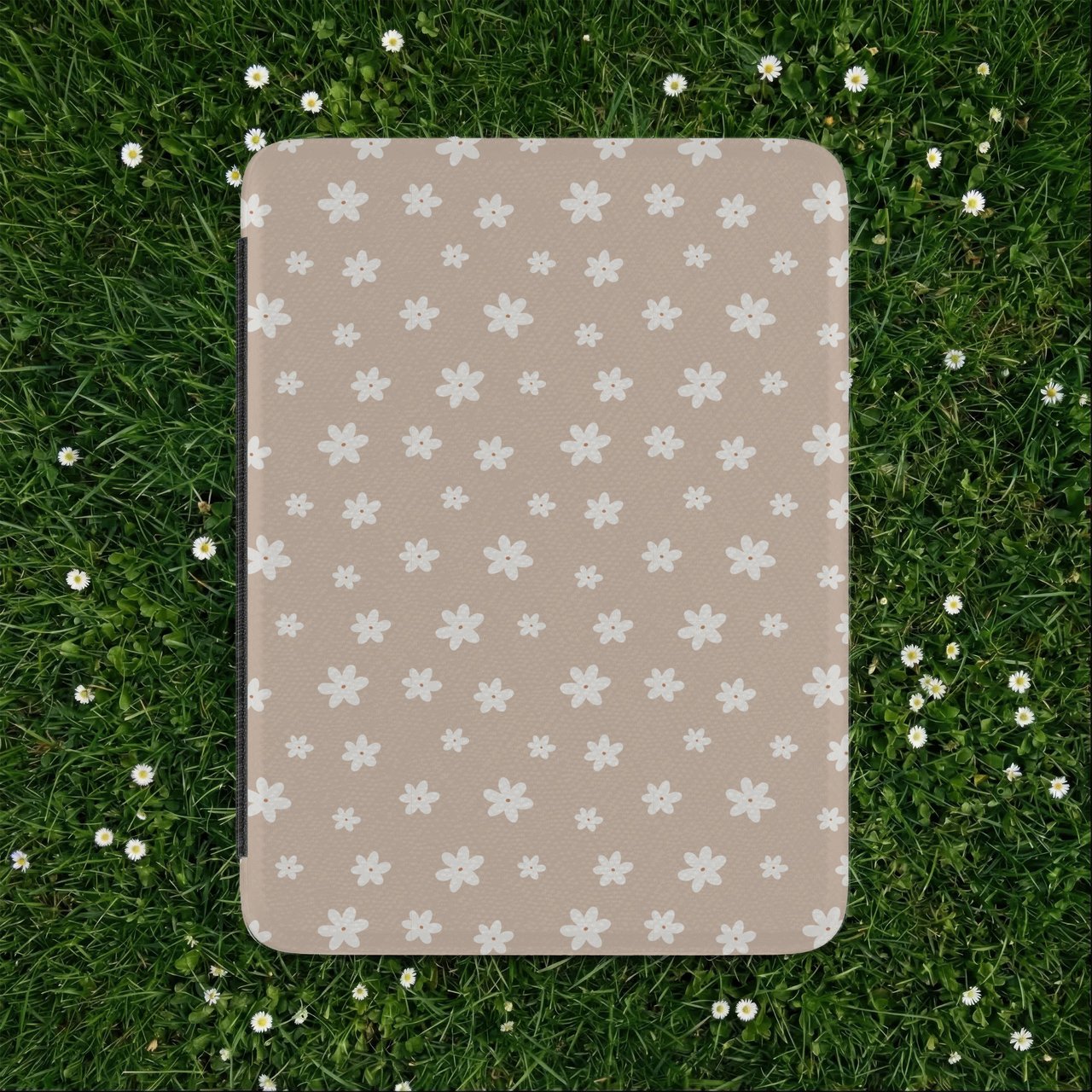 Neutral Daisy Kindle Case