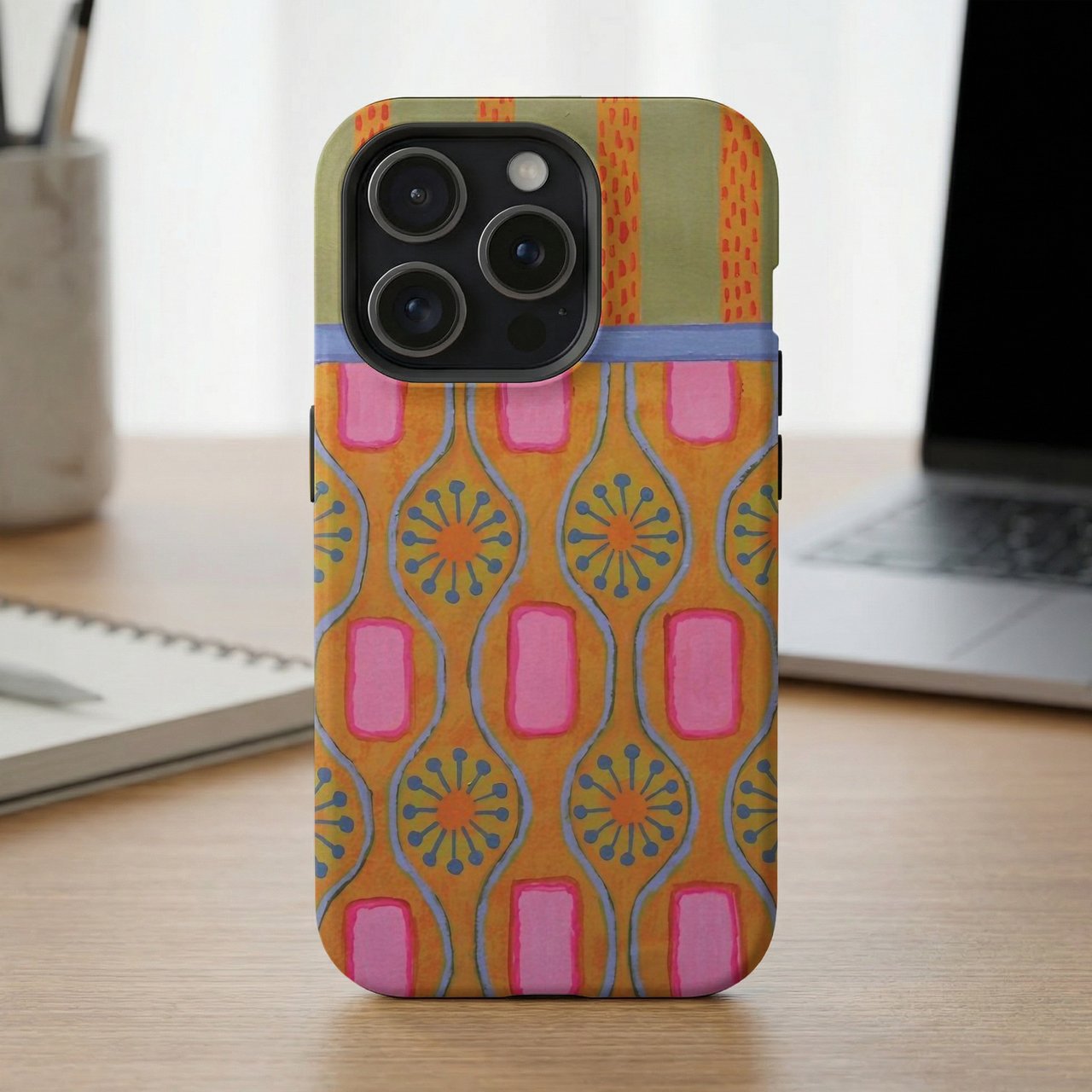 Retro Mod Pattern MagSafe® Phone Case