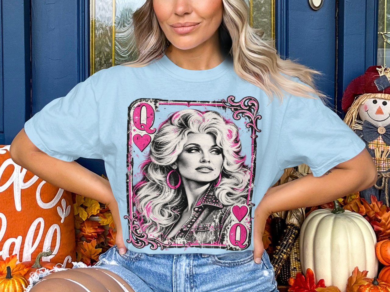 Queen of Hearts Country T-Shirt, Retro Cowgirl Graphic Tee, Vintage Western Music Lover Shirt, Pink Grunge Southern Belle Aesthetic Top