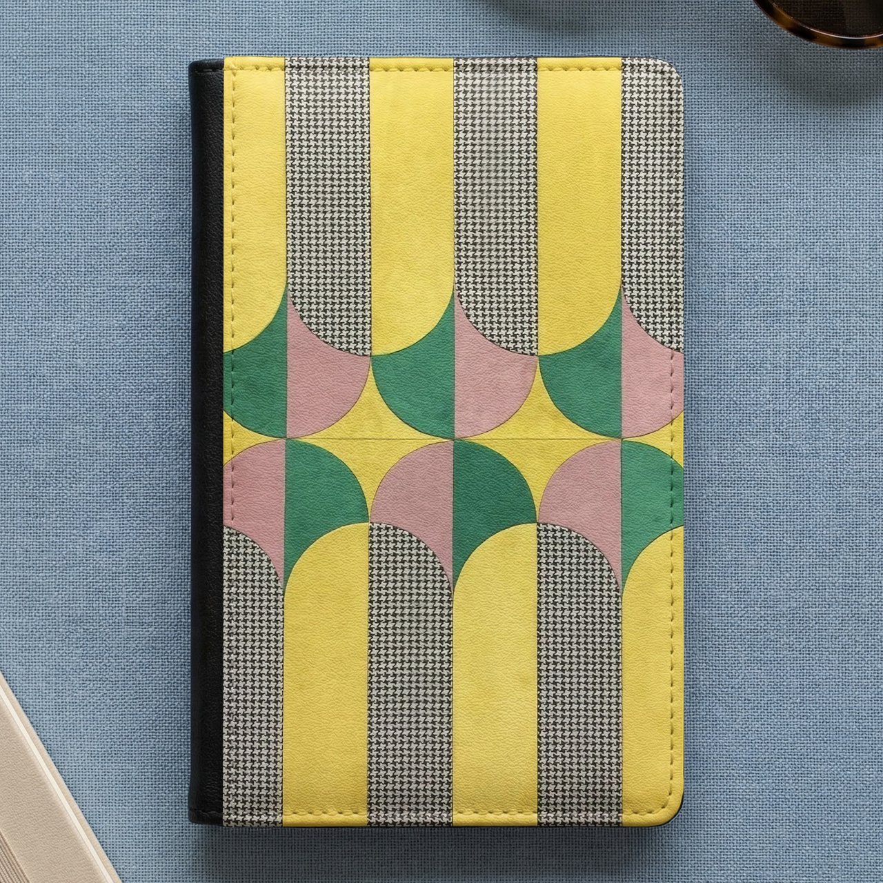 Retro Geometric Arch Passport Cover